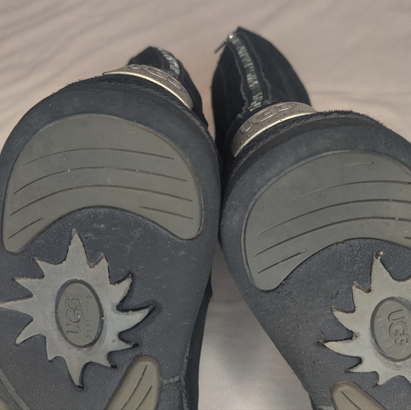 Women's Black Ugg Boots - Picture 13 of 13